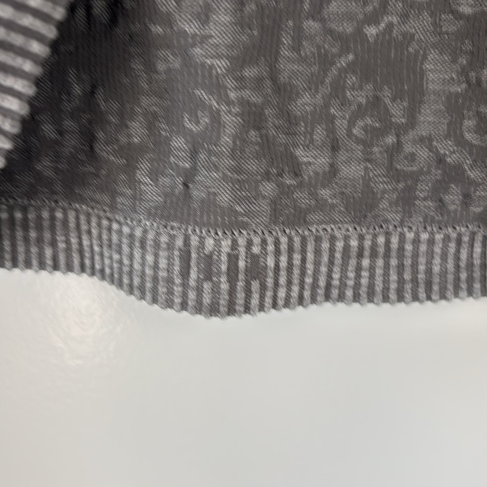 Lululemon Gray Patterned Lightweight Sweater - image 4